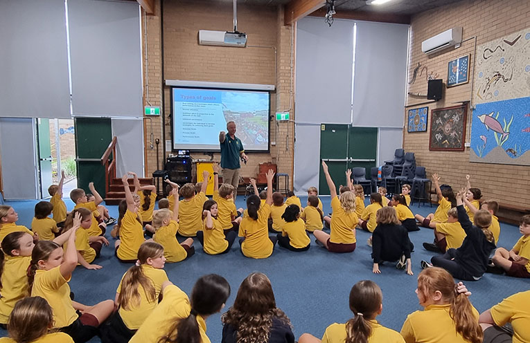 Olympian Matthew Gray inspires Tea Gardens students