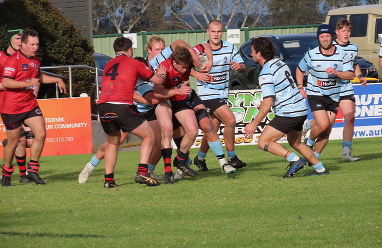 Premiers Singleton edge out Gropers in rugby thriller
