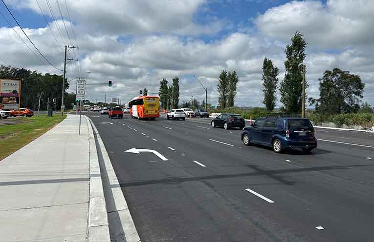Three southbound lanes now open on Hexham Straight