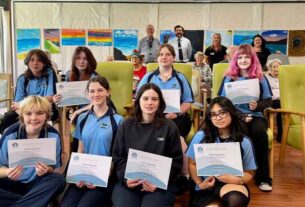 Tomaree High students and Harbourside residents celebrate Intergenerational Program