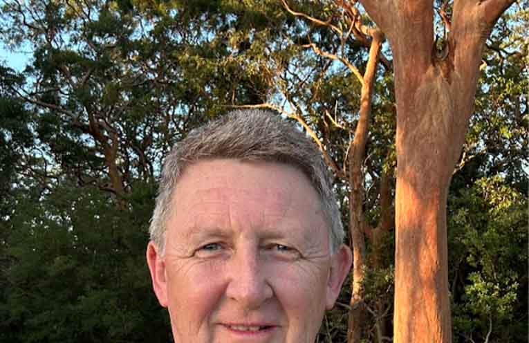 Evergreen Peter Hamshaw honoured with life membership at Nelson Bay FC