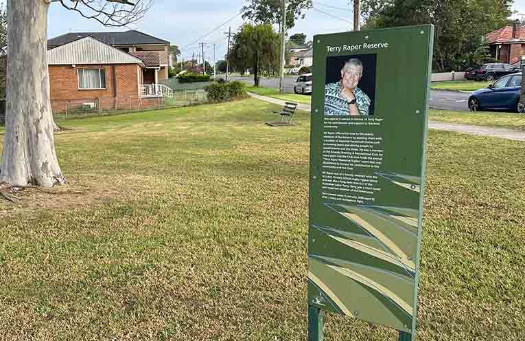 Twenty year memorial for Fingal Bay character Terry Raper