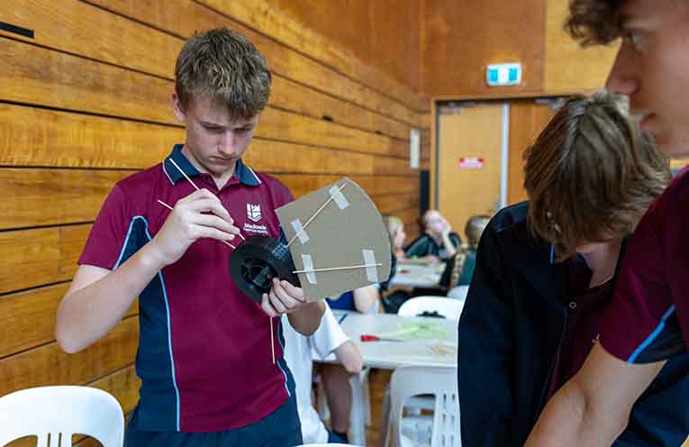Medowie students take on STEM challenges