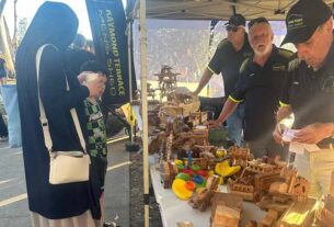 Flying fox, jacarandas and fireworks draw families to Illuminate