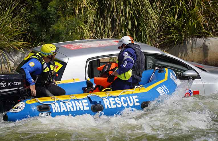 Marine Rescue Shoalhaven’s Mark Schwegler retrieves target during the challenge. Photo: ARO.