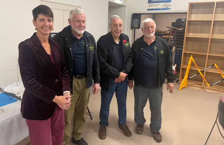 Hot breakfast at Raymond Terrace Men’s Shed with Port Stephens MP Kate Washington